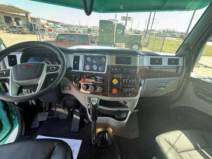 2027 Peterbilt 589 — photo 48