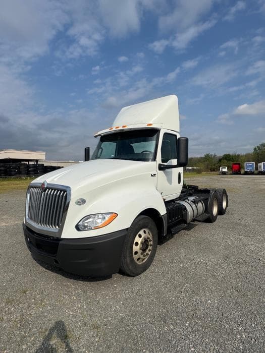 2021 International LT — photo 3