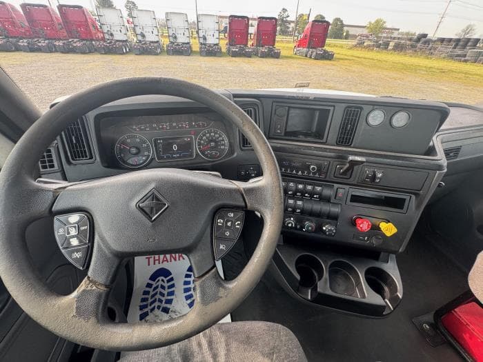 2021 International LT — photo 15