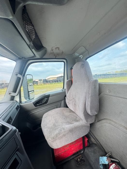 2021 International LT — photo 19