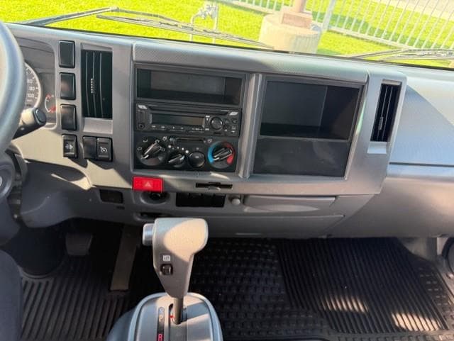 2022 Isuzu NPR — photo 13