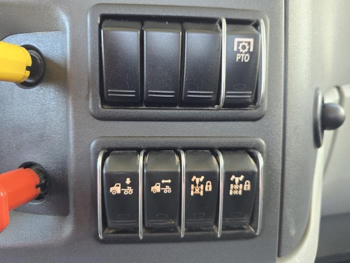 2020 Peterbilt 567 — photo 12