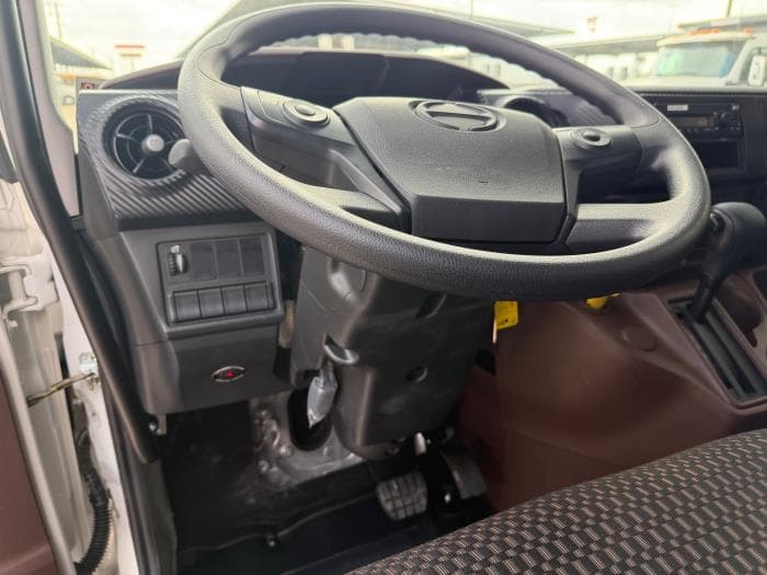 2026 Hino L6 — photo 11