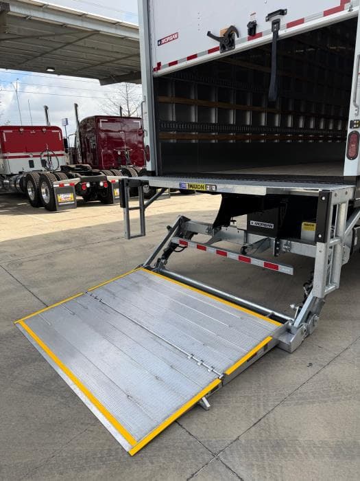 2026 Hino L6 — photo 17