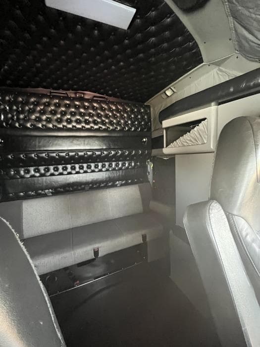 2022 Kenworth W900 — photo 9