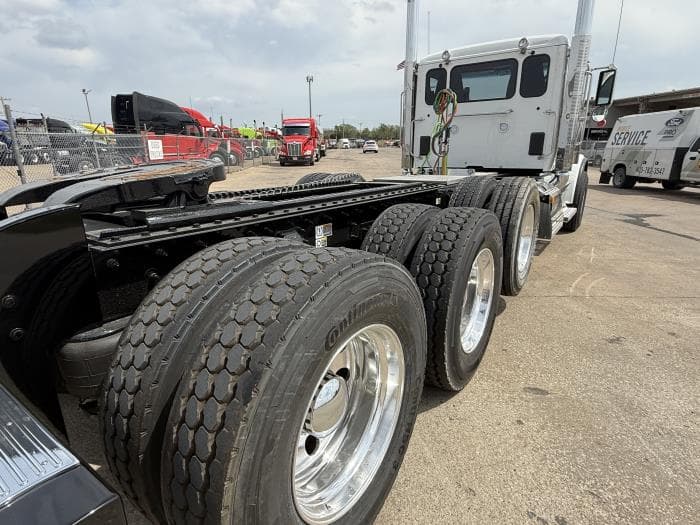 2027 Peterbilt 589 — photo 7