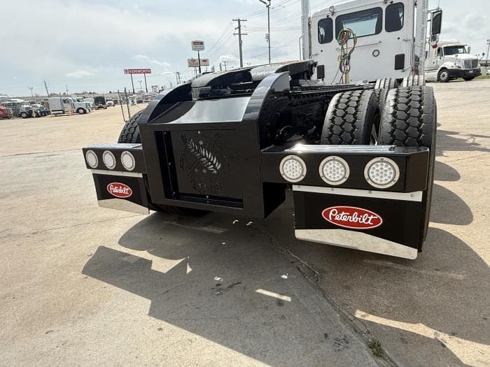 2027 Peterbilt 589 — photo 20