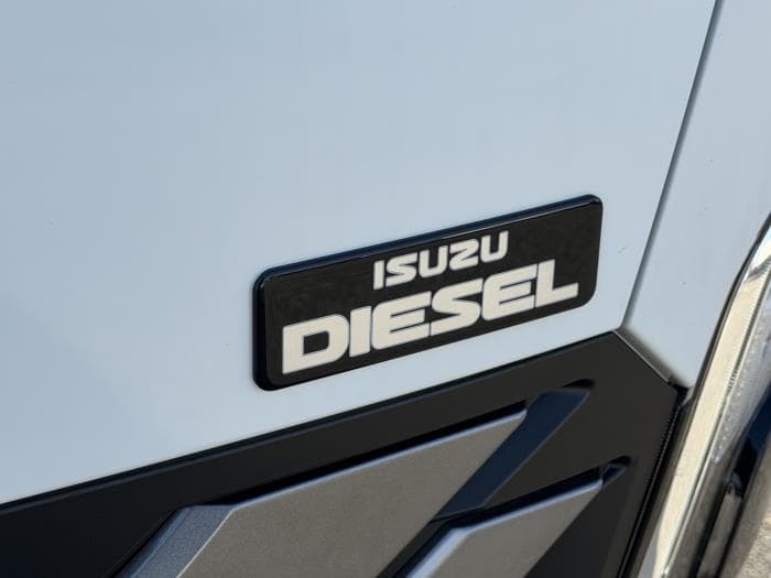 2025 Isuzu NPR — photo 13