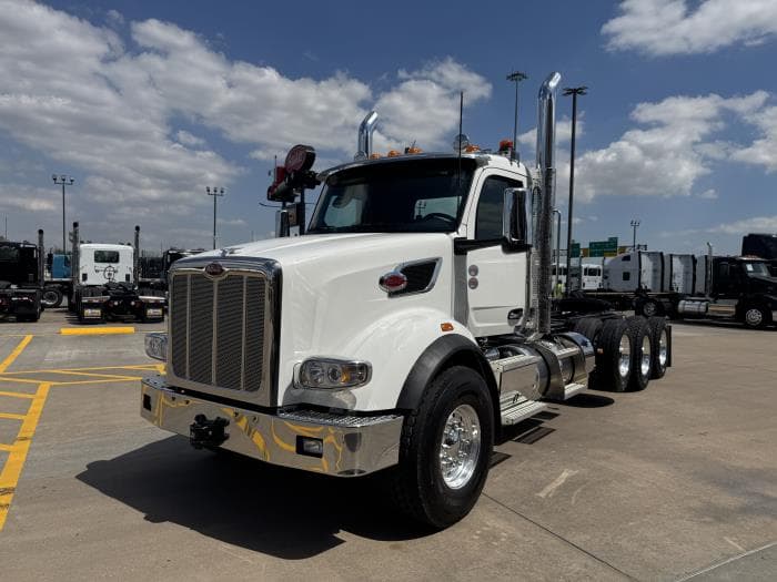 2027 Peterbilt 567 — photo 12