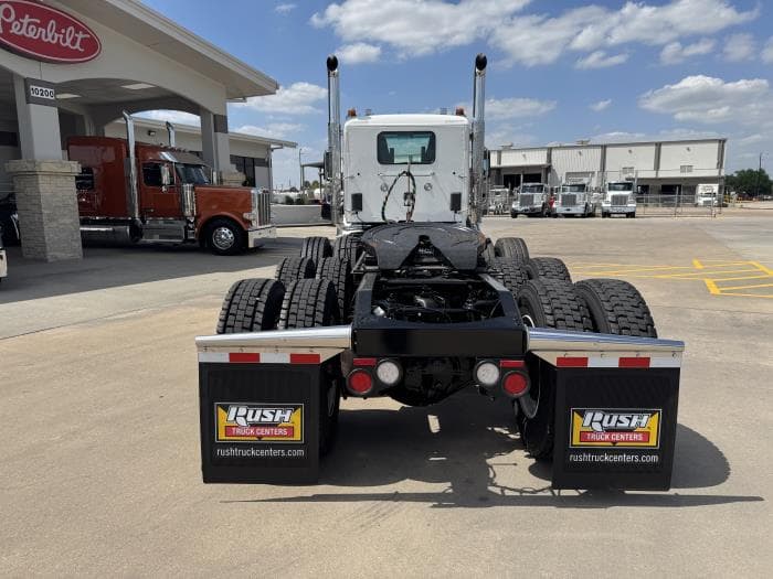 2027 Peterbilt 567 — photo 7