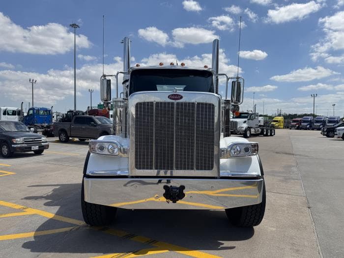 2027 Peterbilt 589 — photo 10
