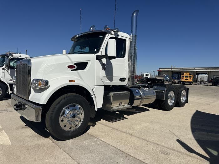 2027 Peterbilt 567 — photo 2