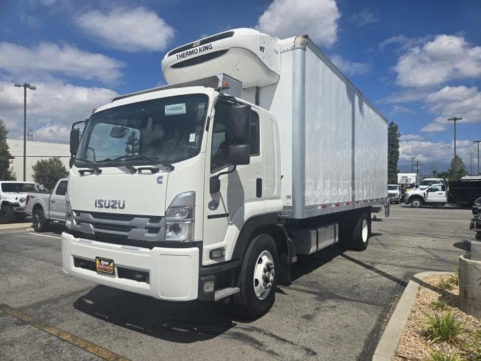 2023 Isuzu FTR — photo 3