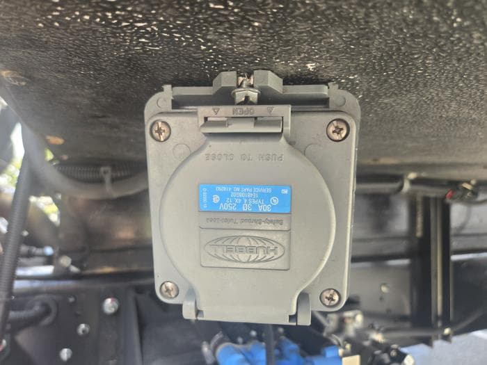 2023 Isuzu FTR — photo 17