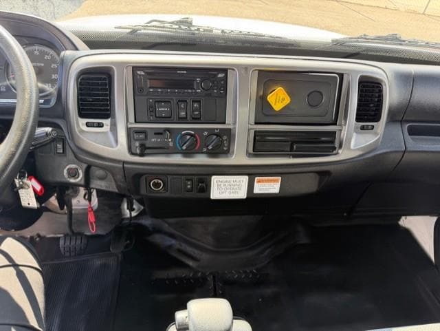 2019 Hino 268 — photo 9