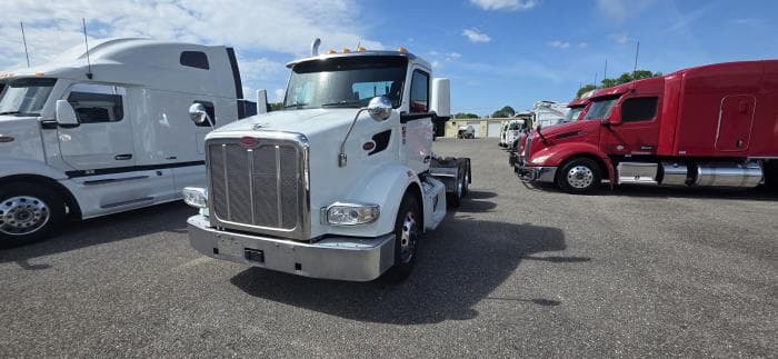 2023 Peterbilt 567 — photo 3