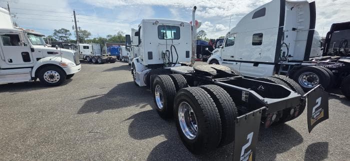 2023 Peterbilt 567 — photo 5
