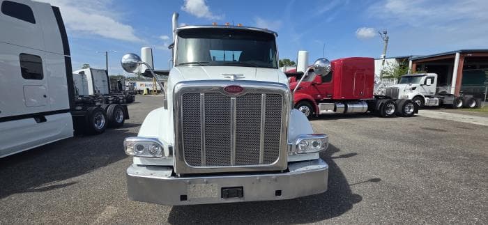 2023 Peterbilt 567 — photo 10