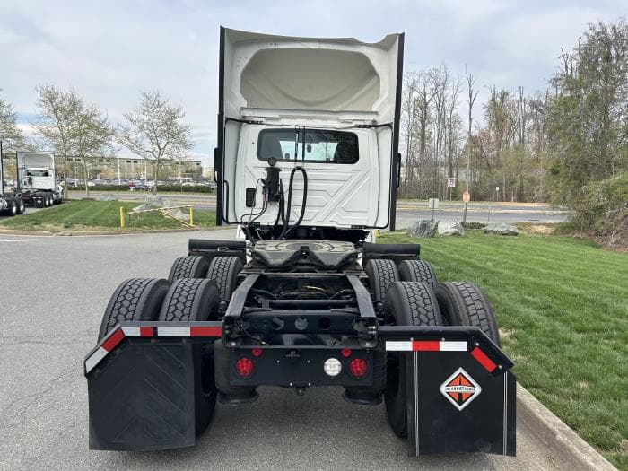 2023 International LT — photo 8
