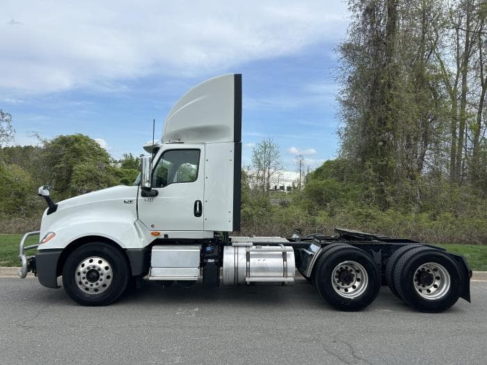 2023 International LT — photo 5