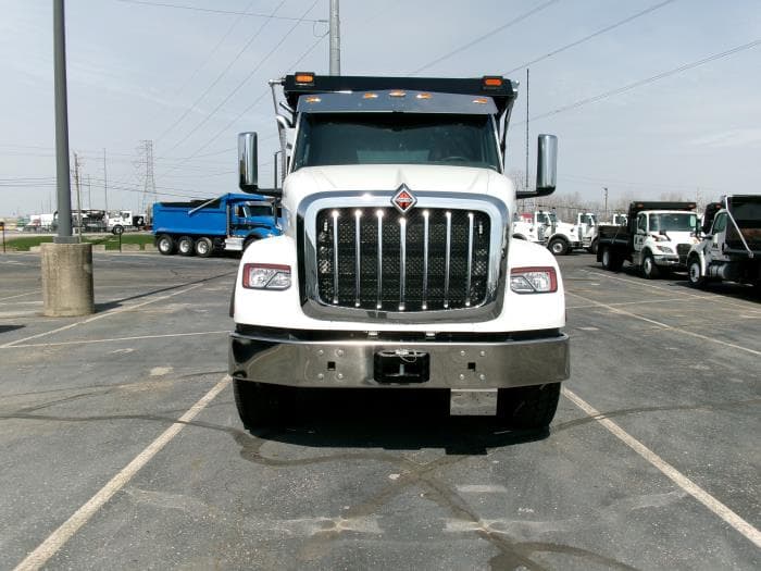 2026 International HX — photo 4