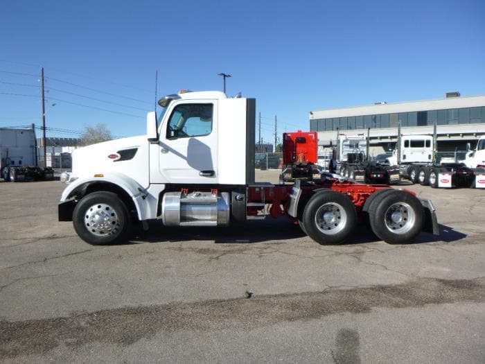 2023 Peterbilt 567 — photo 6