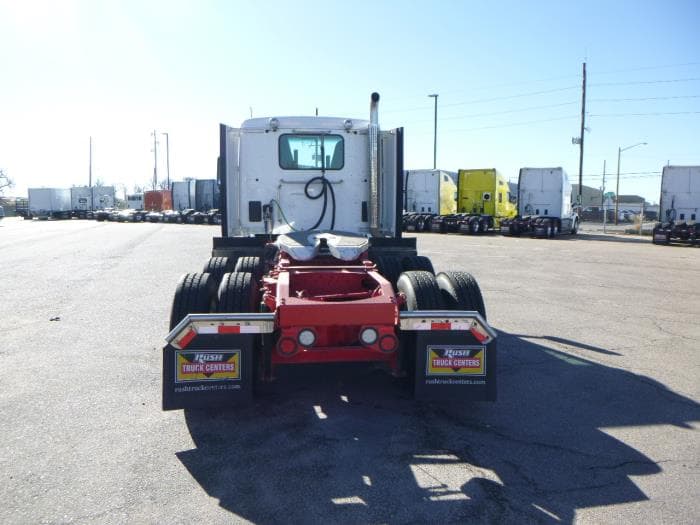 2023 Peterbilt 567 — photo 8