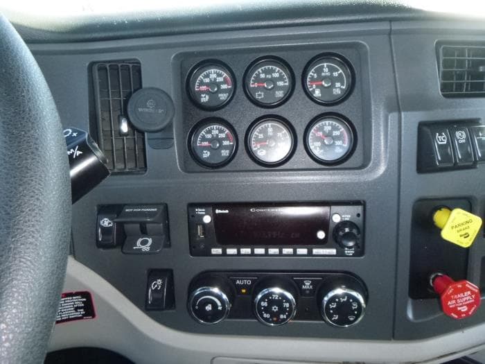 2023 Peterbilt 567 — photo 23