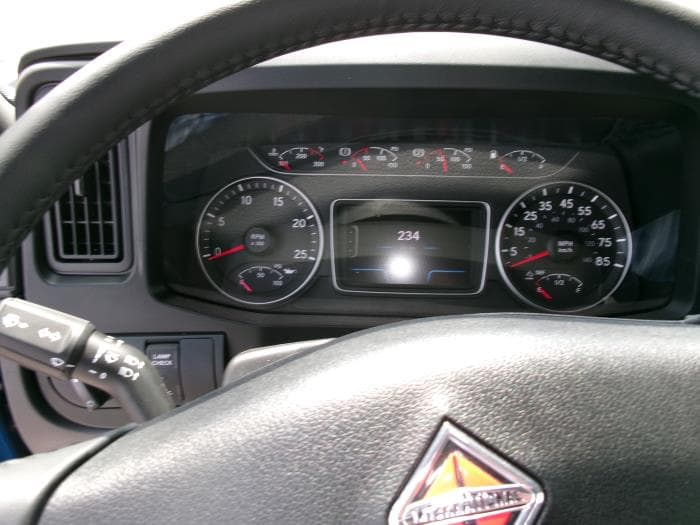 2026 International HX — photo 15