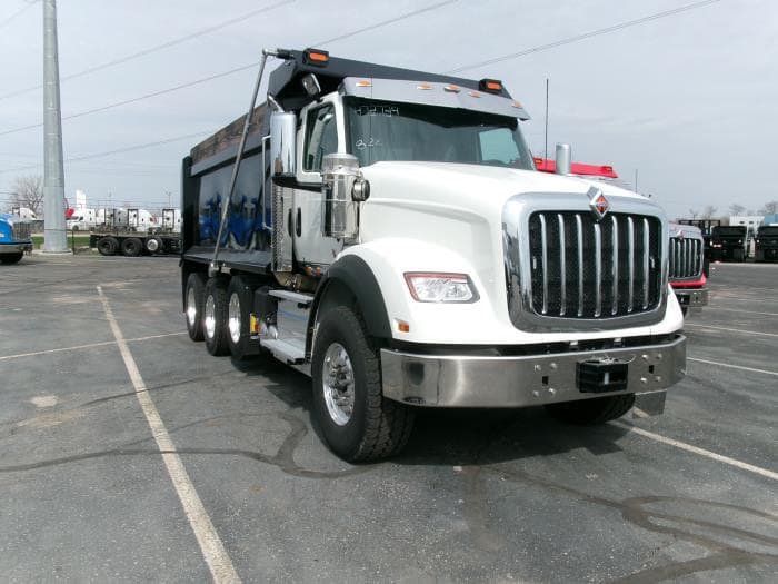 2026 International HX — photo 5