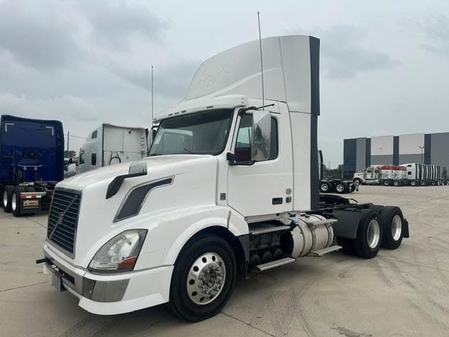2015 Volvo VNL 300 — photo 3