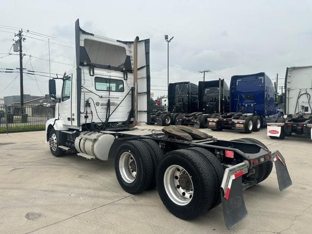 2015 Volvo VNL 300 — photo 5