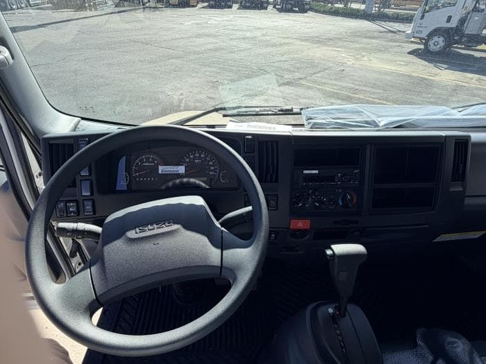2027 Isuzu NPR — photo 14