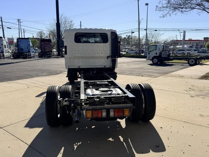 2027 Isuzu NPR — photo 6