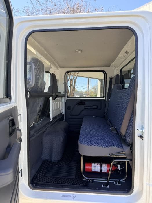 2027 Isuzu NPR — photo 13