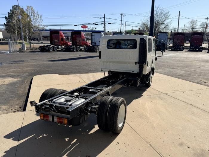 2027 Isuzu NPR — photo 7