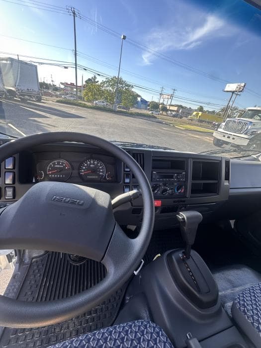 2026 Isuzu NPR — photo 12