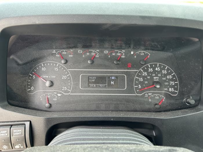 2025 International LT — photo 11