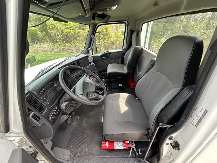 2025 International LT — photo 10
