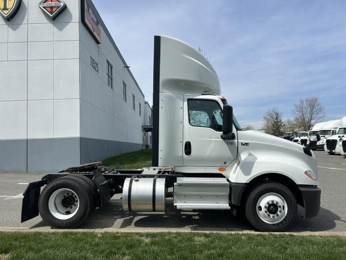 2025 International LT — photo 6
