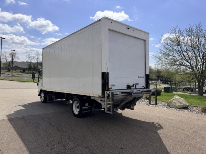 2026 Isuzu NRR — photo 8