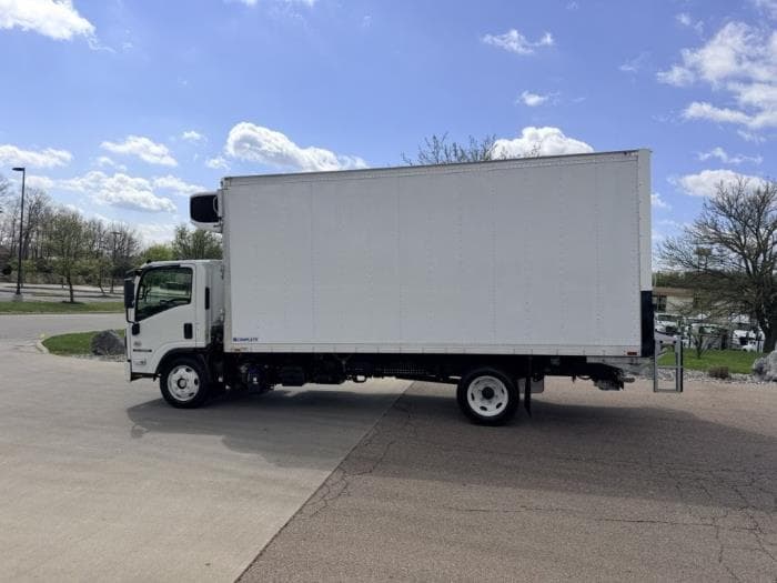 2026 Isuzu NRR — photo 9