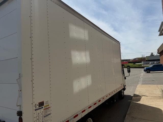 2019 Isuzu NPR — photo 9