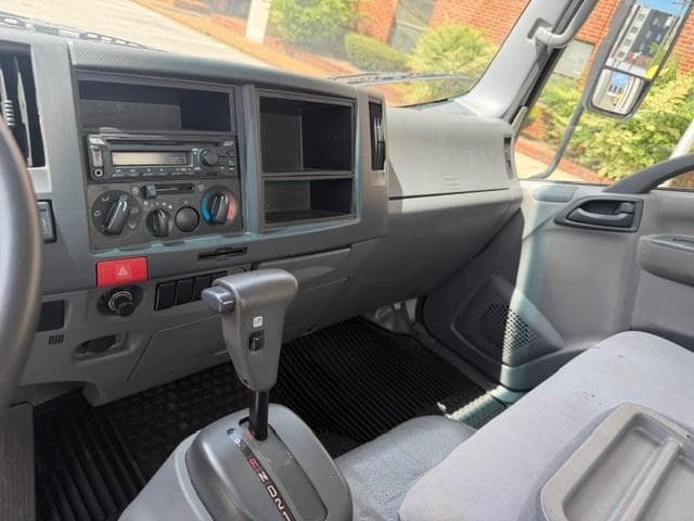 2019 Isuzu NPR — photo 13