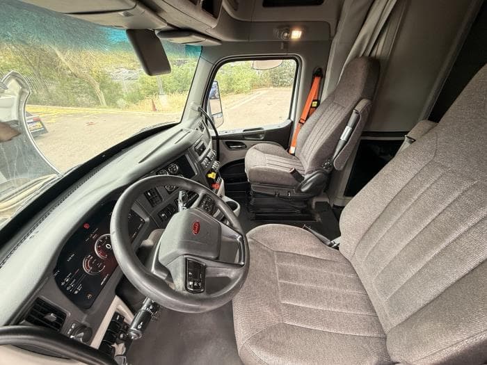 2022 Peterbilt 579 — photo 11