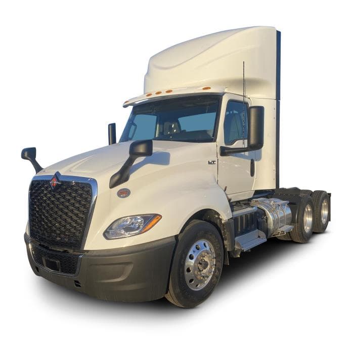 2026 International LT — photo 2