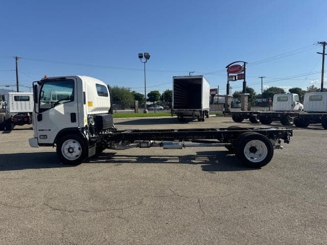 2026 Isuzu NRR — photo 5