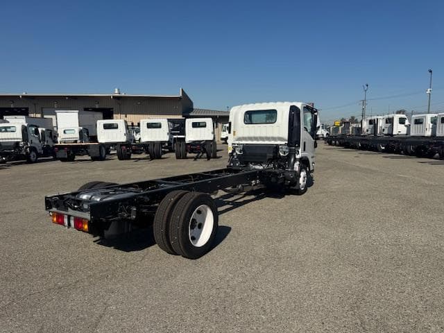 2026 Isuzu NRR — photo 8