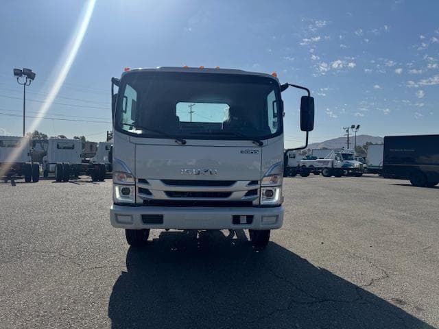 2026 Isuzu NRR — photo 3