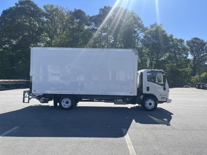 2024 Isuzu NPR — photo 5